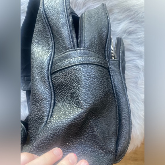 Jones New York Faux Leather backpack - Picture 6 of 8